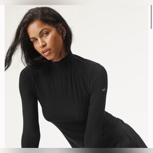 NWT Alo Yoga Ribbed Sea Coast Mockneck Long Sleeve